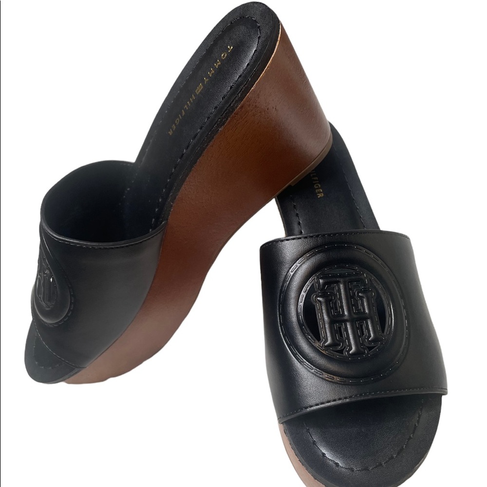 Tommy Hilfiger Women's Wrynn Heeled Sandal